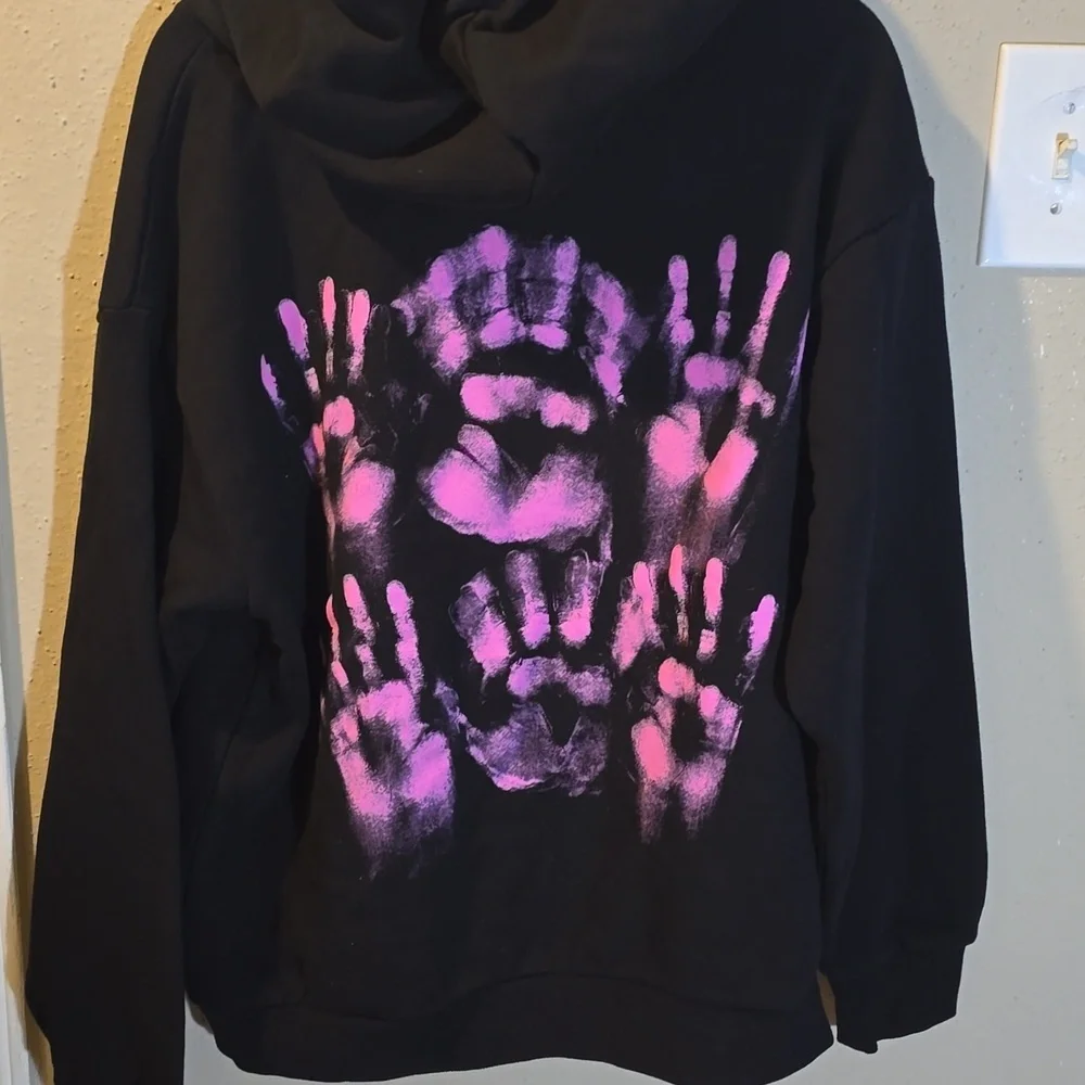 Monaleo Did The Body tour Hoodie Size Laege